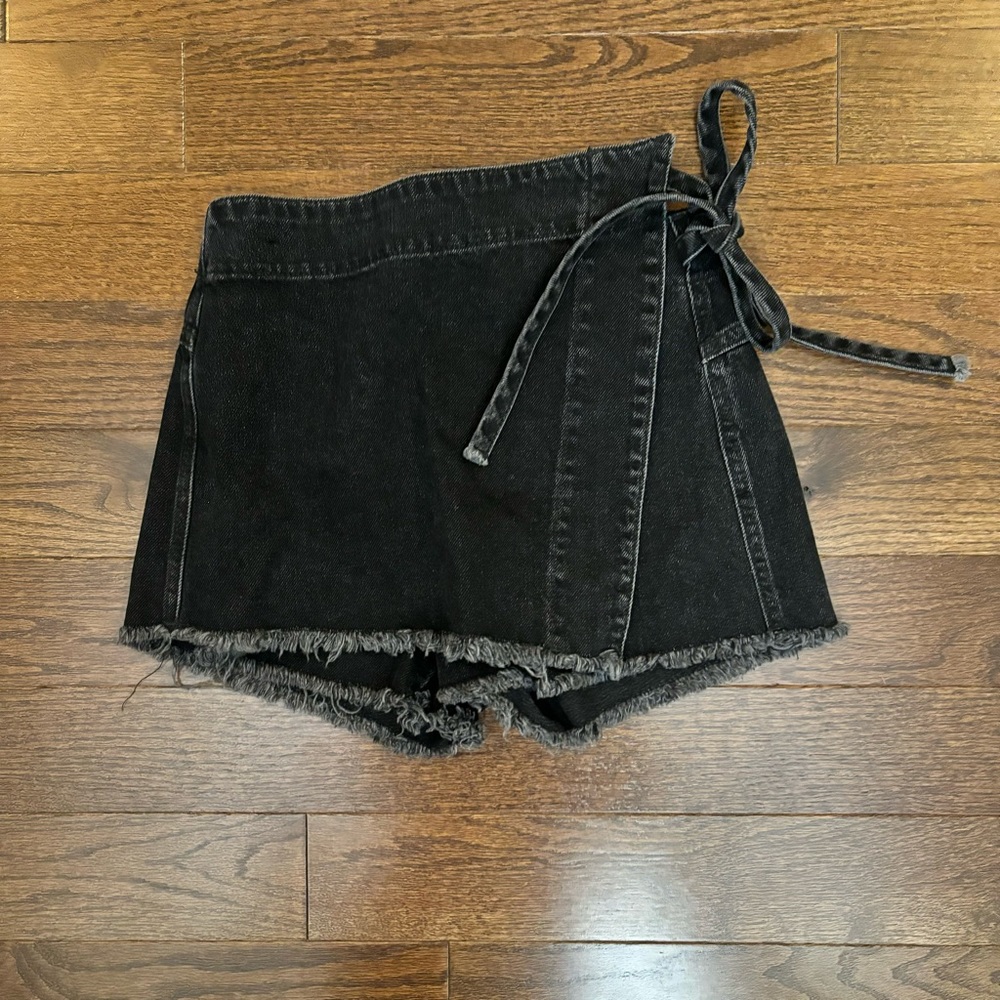 We the Free Emmy Denim Skort Black Size: 2